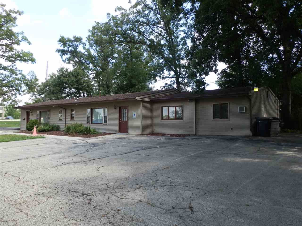 4245 Fox Hills Dr, Janesville, WI 53546